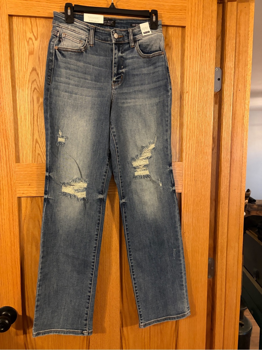 Judy Blue Medium Wash Distressed Straight Leg Jeans